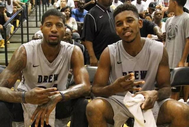 詹姆斯作为 詹姆斯作为